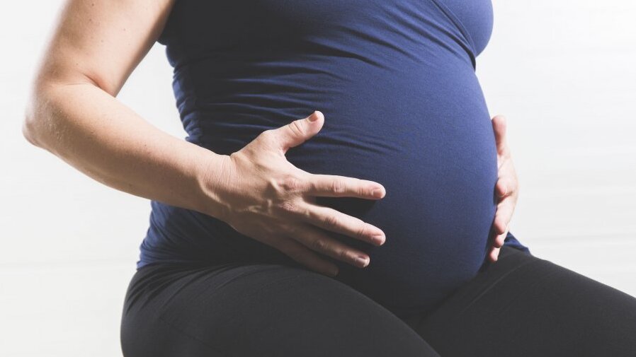 Zwanger bewust om gaan met de lage rug en bekken